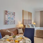 Plaza Regency Hotel