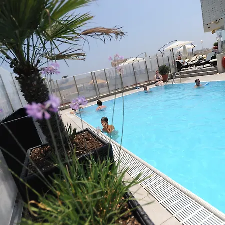 Plaza Regency Hotel 3*