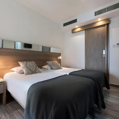 Plaza Regency Hotel