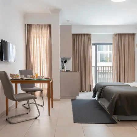 Plaza Regency Hotel 3*