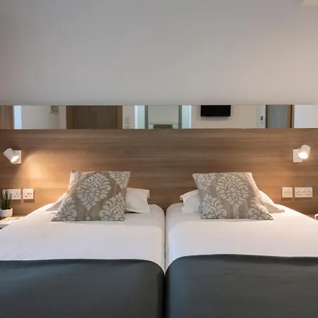 Plaza Regency 3*