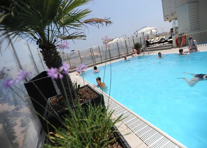 Plaza Regency Hotel 3*