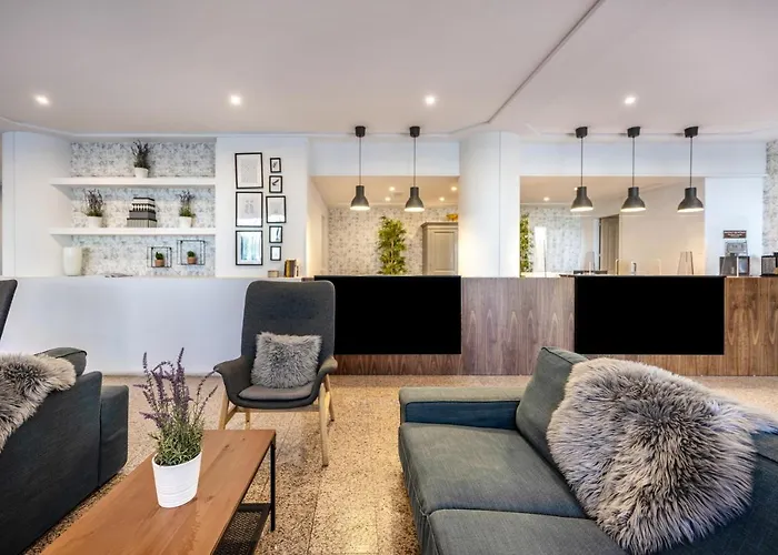 Plaza Regency Отель 3*