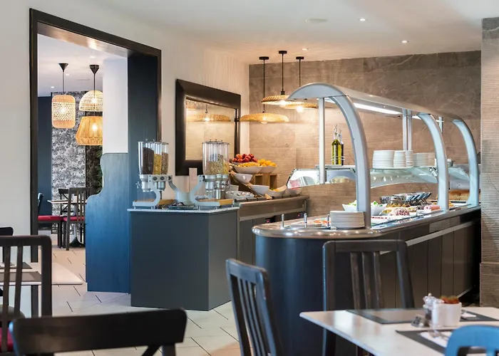 Plaza Regency Hotel 3*