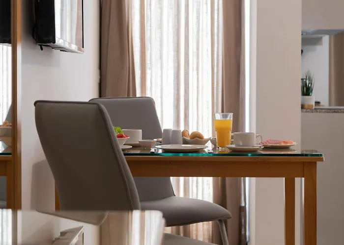 Plaza Regency 3* Слима