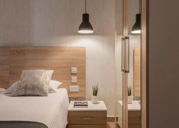 Plaza Regency Слима