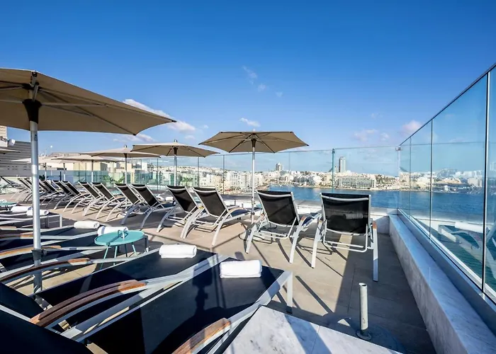 Plaza Regency מלון 3*