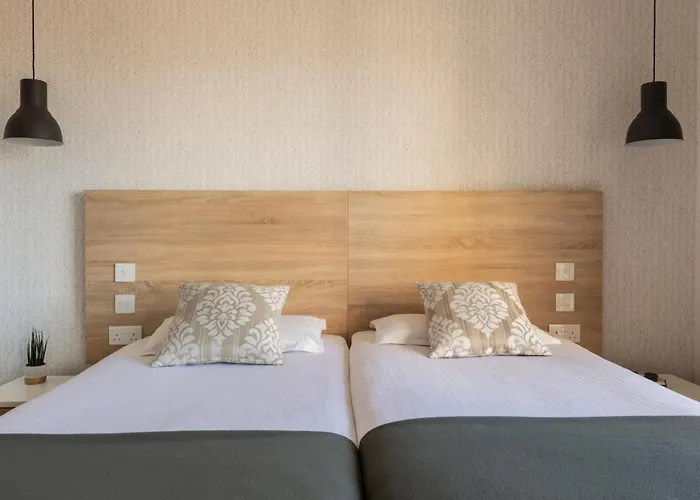 מלון Plaza Regency 3*