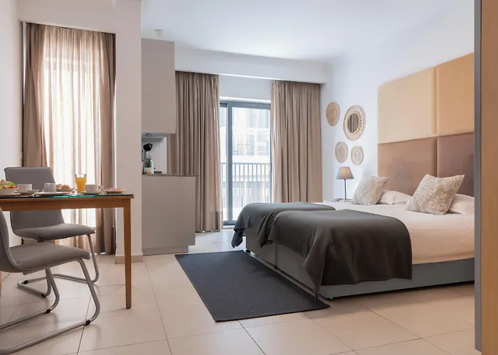 Plaza Regency 3* סליאמה